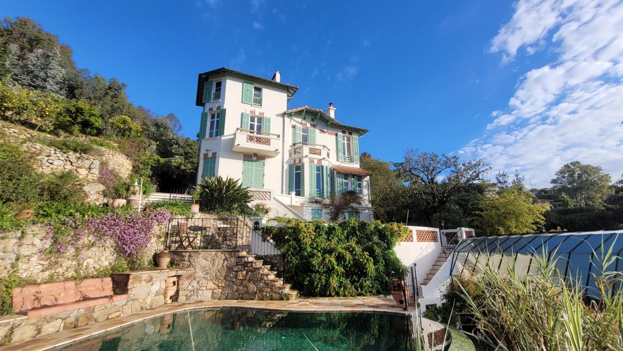 Villa Ardjoeno 망들리유 라 나플 외부 사진